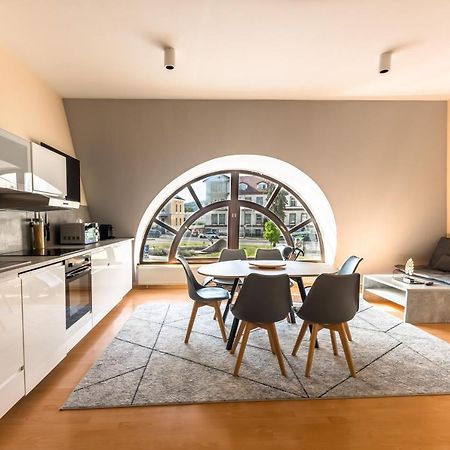 Lovely 4-Bedroom Flat In Historical Center With Stunning View Trenčín Exteriör bild